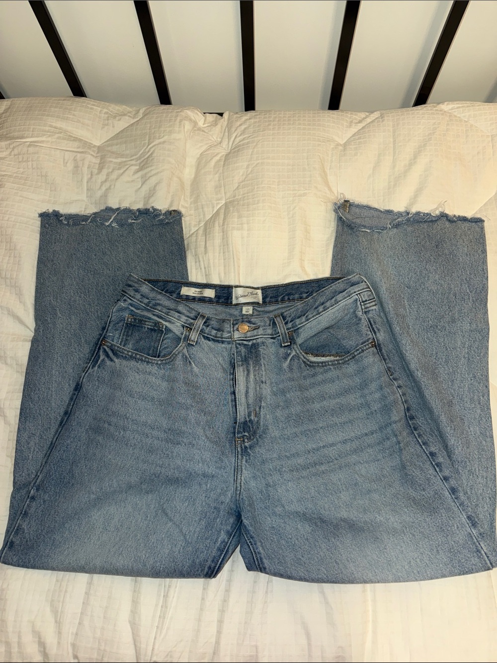 Universal Threads 90s Baggy High Rise Jeans, Raw Hem, 10